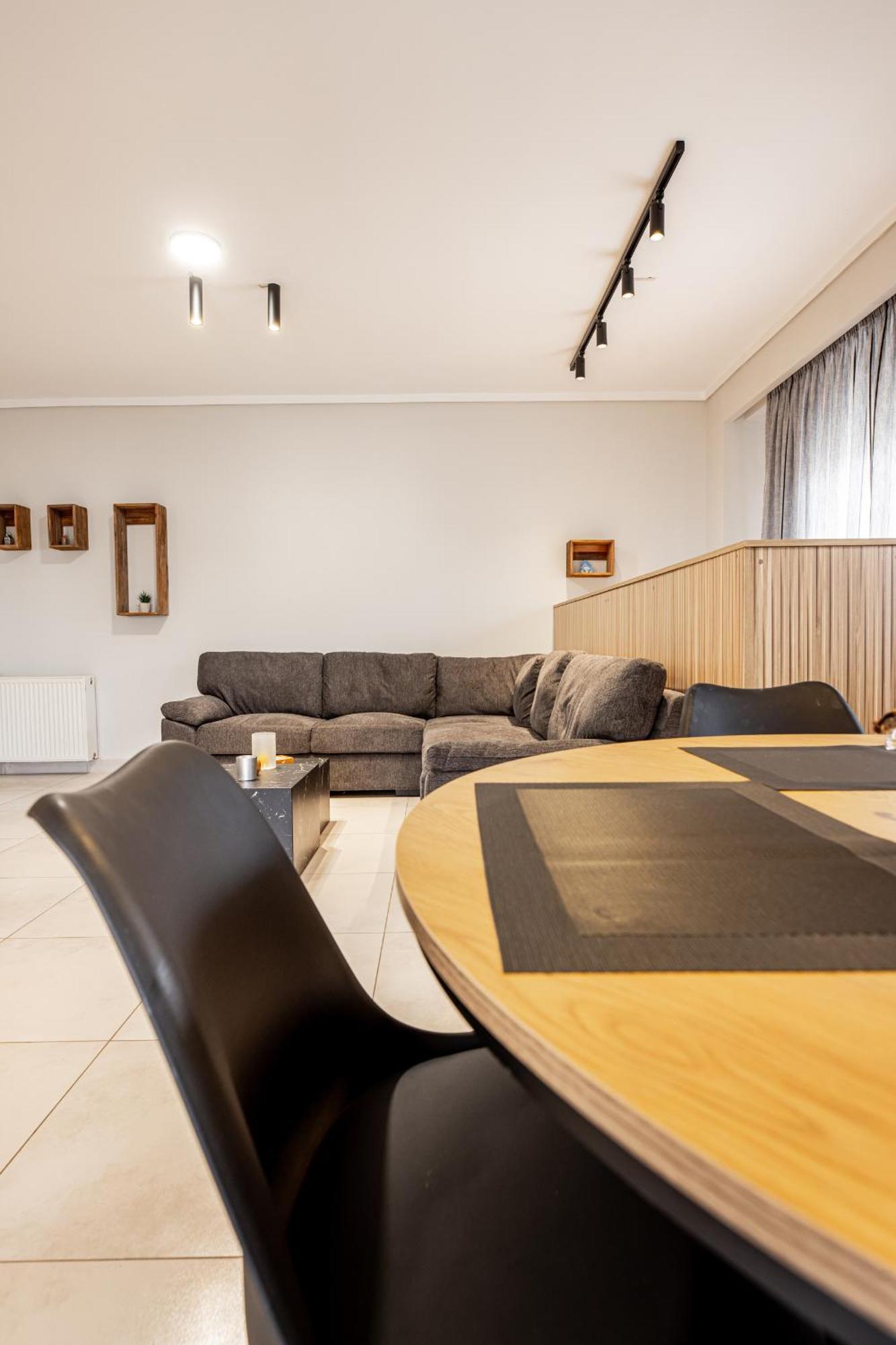 Διαμέρισμα Spacious 3-bedroom With Wifi, Ac In Charming Kalamaria - Mountain View *