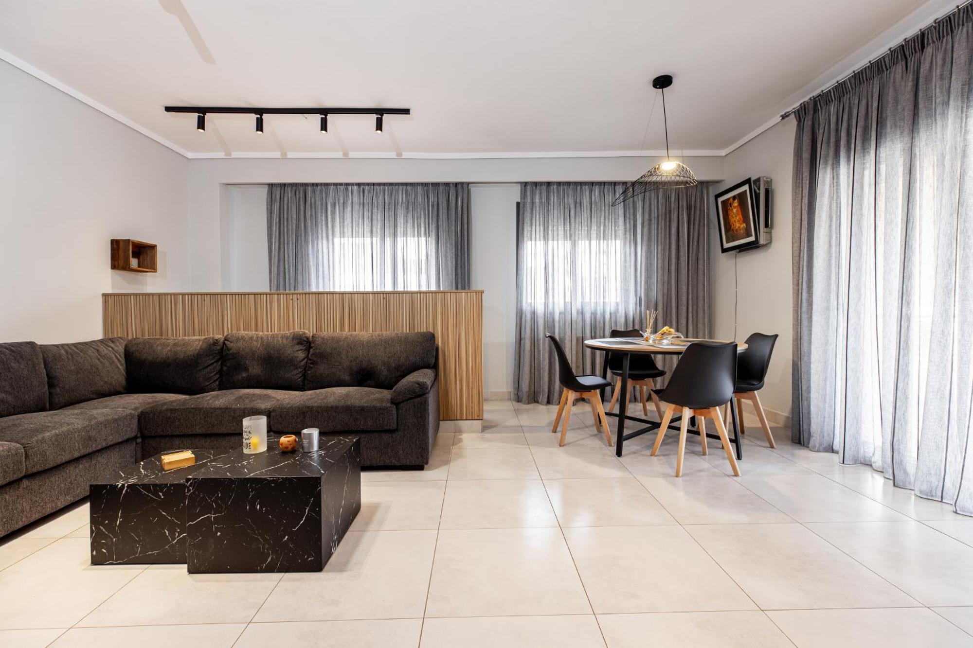 Spacious 3-bedroom With Wifi, Ac In Charming Kalamaria - Mountain View Apartment Thessaloniki